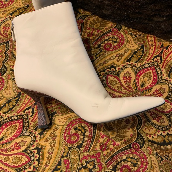 Marc Fisher White Women's Ankle Boots 81/2 - Picture 2 of 7